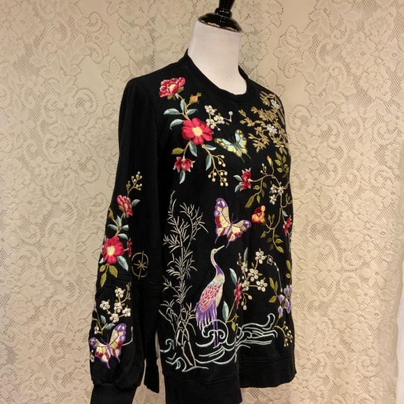 Johnny Was Osaka Side Slit Embroidered Sweatshirt Black, Size Small - Picture 2 of 7